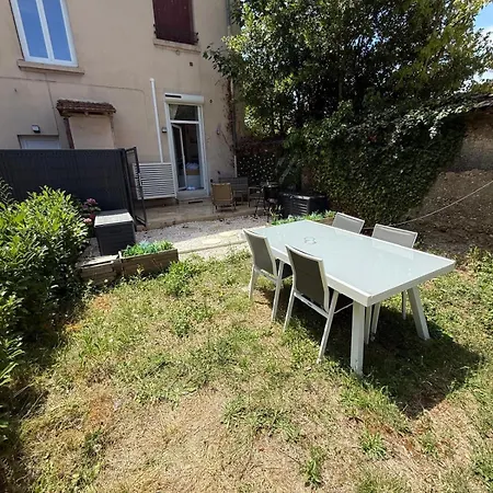 Lovely With Garden And Air Conditioning Appartement *