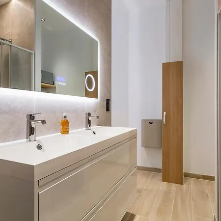 Appartement Lovely With Garden And Air Conditioning *