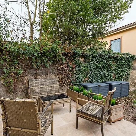 Lovely With Garden And Air Conditioning Appartement *
